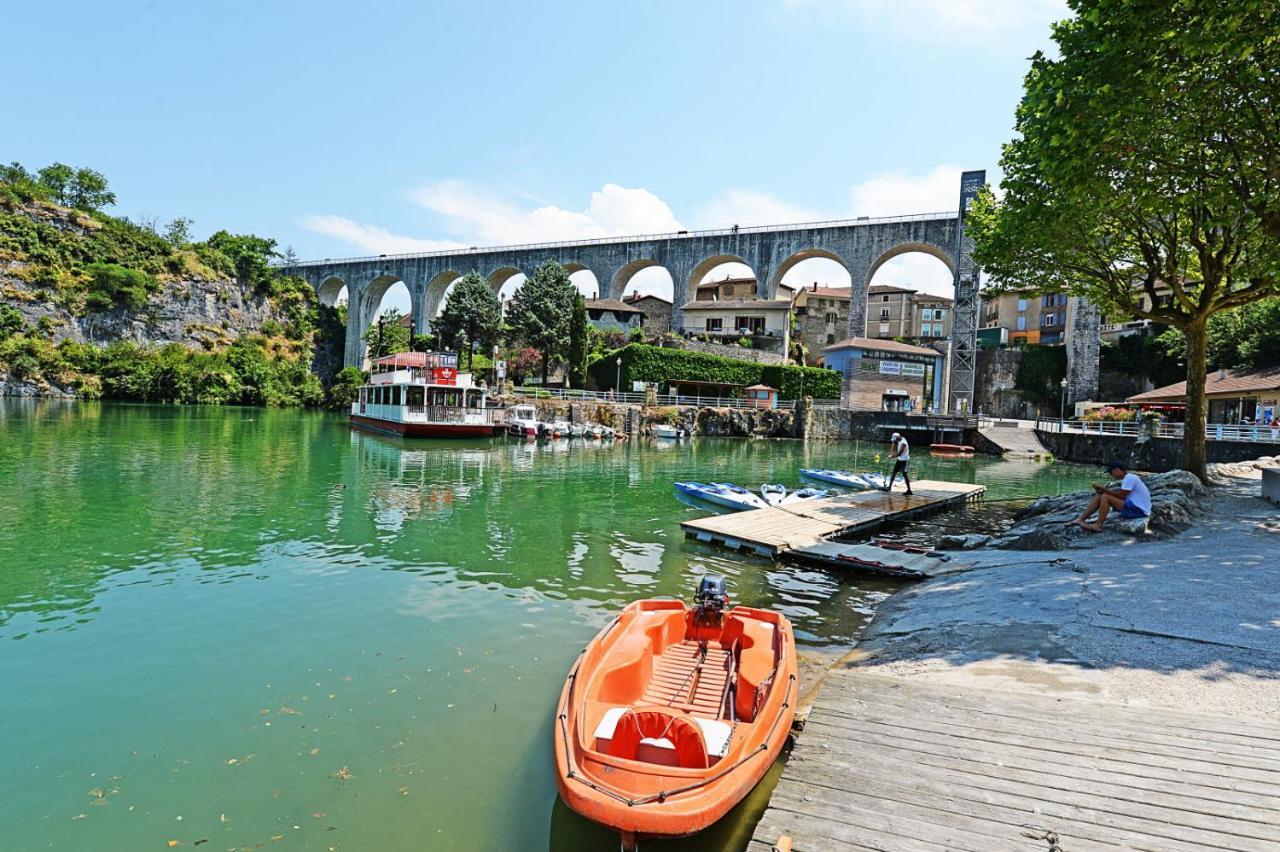 Gites Des Flandaines Saint-Jean-en-Royans Exterior photo